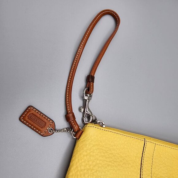 Vintage Authentic Coach British Yellow Wristlet - Picture 7 of 8